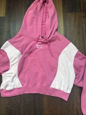 Nike women’s sweatshirt